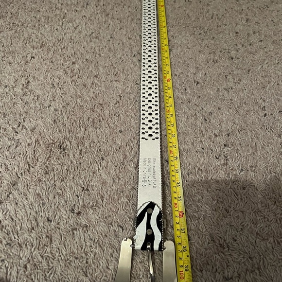 Country western style rhinestone belt - Picture 3 of 6